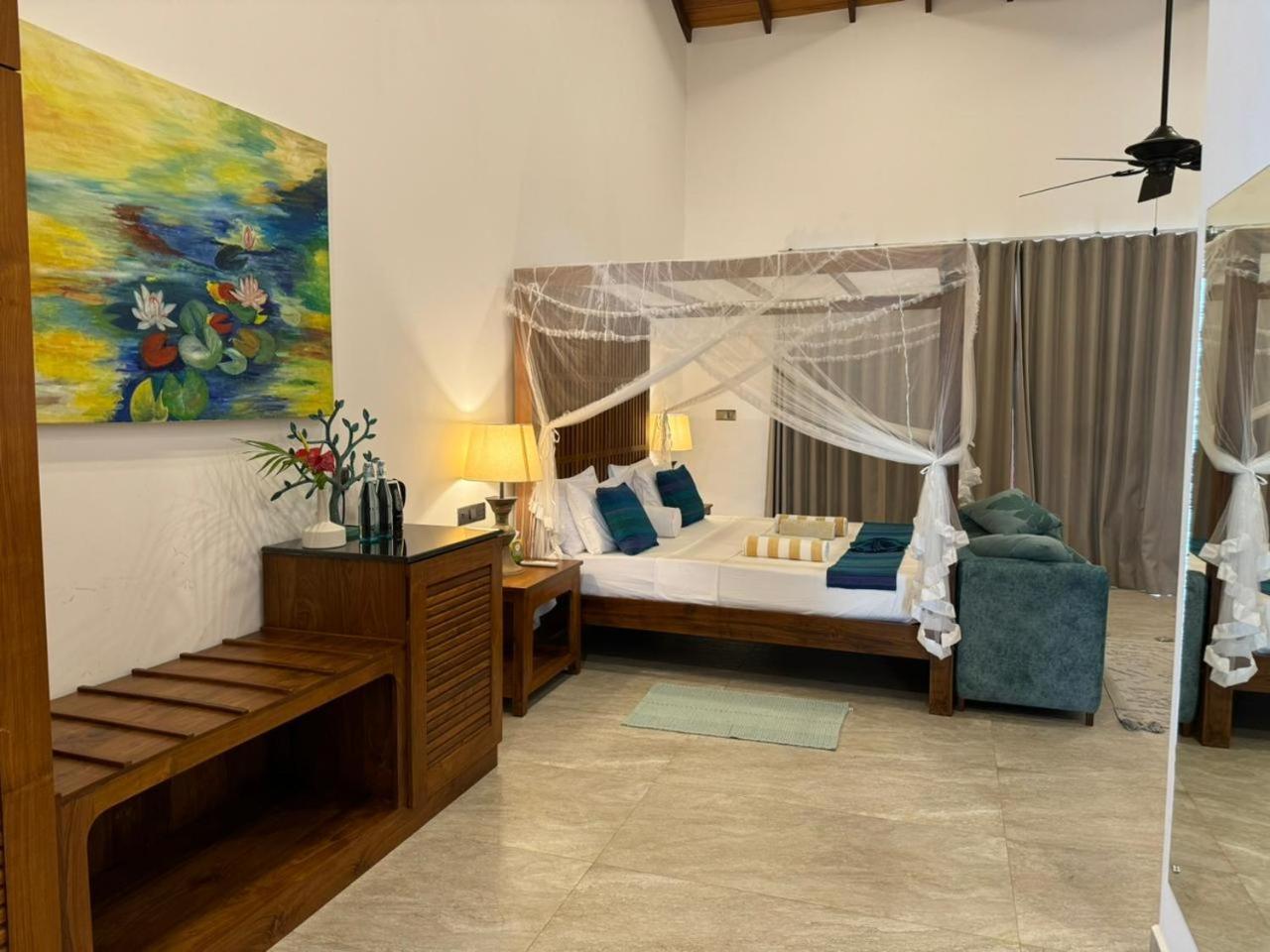 Sea Star Boutique Hotel Hikkaduwa Bagian luar foto
