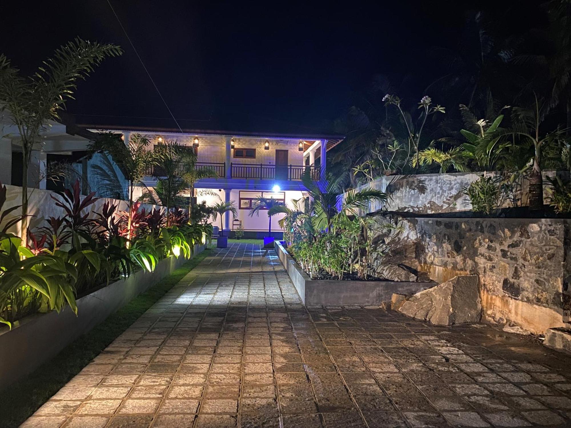 Sea Star Boutique Hotel Hikkaduwa Bagian luar foto