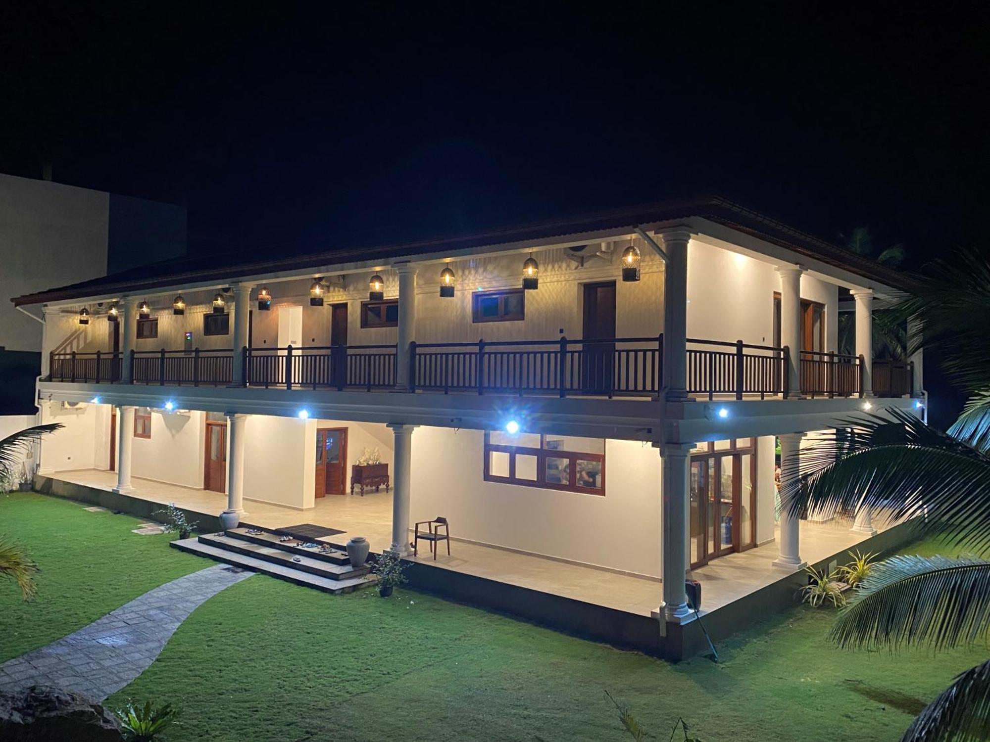 Sea Star Boutique Hotel Hikkaduwa Bagian luar foto