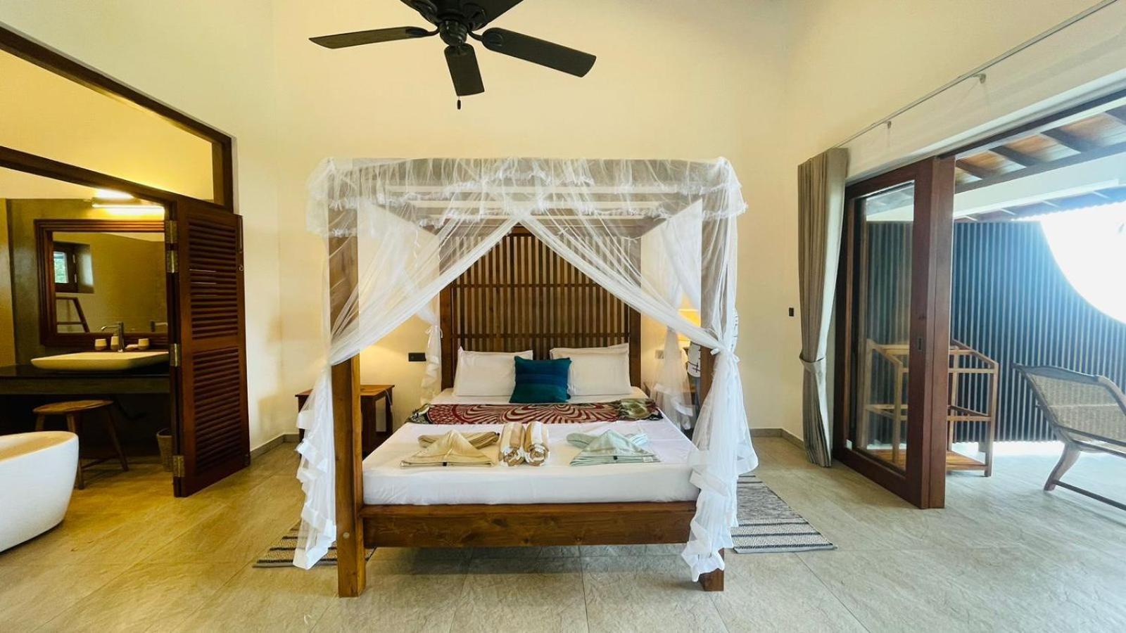 Sea Star Boutique Hotel Hikkaduwa Bagian luar foto